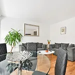 Lovely 2-Bed, Sleeps 6, Near Stratford Station & Abba Voyage,