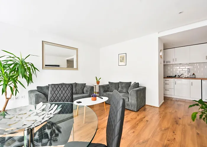 Lovely 2-Bed, Sleeps 6, Near Stratford Station & Abba Voyage,