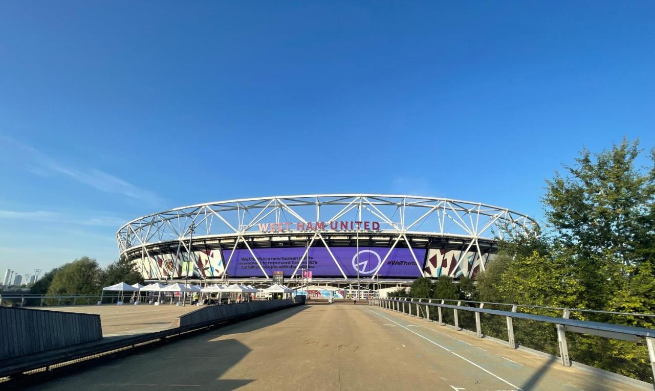 Lovely 2-bed, Sleeps 6, Near Stratford Station & Abba Voyage, Apartamento Londres