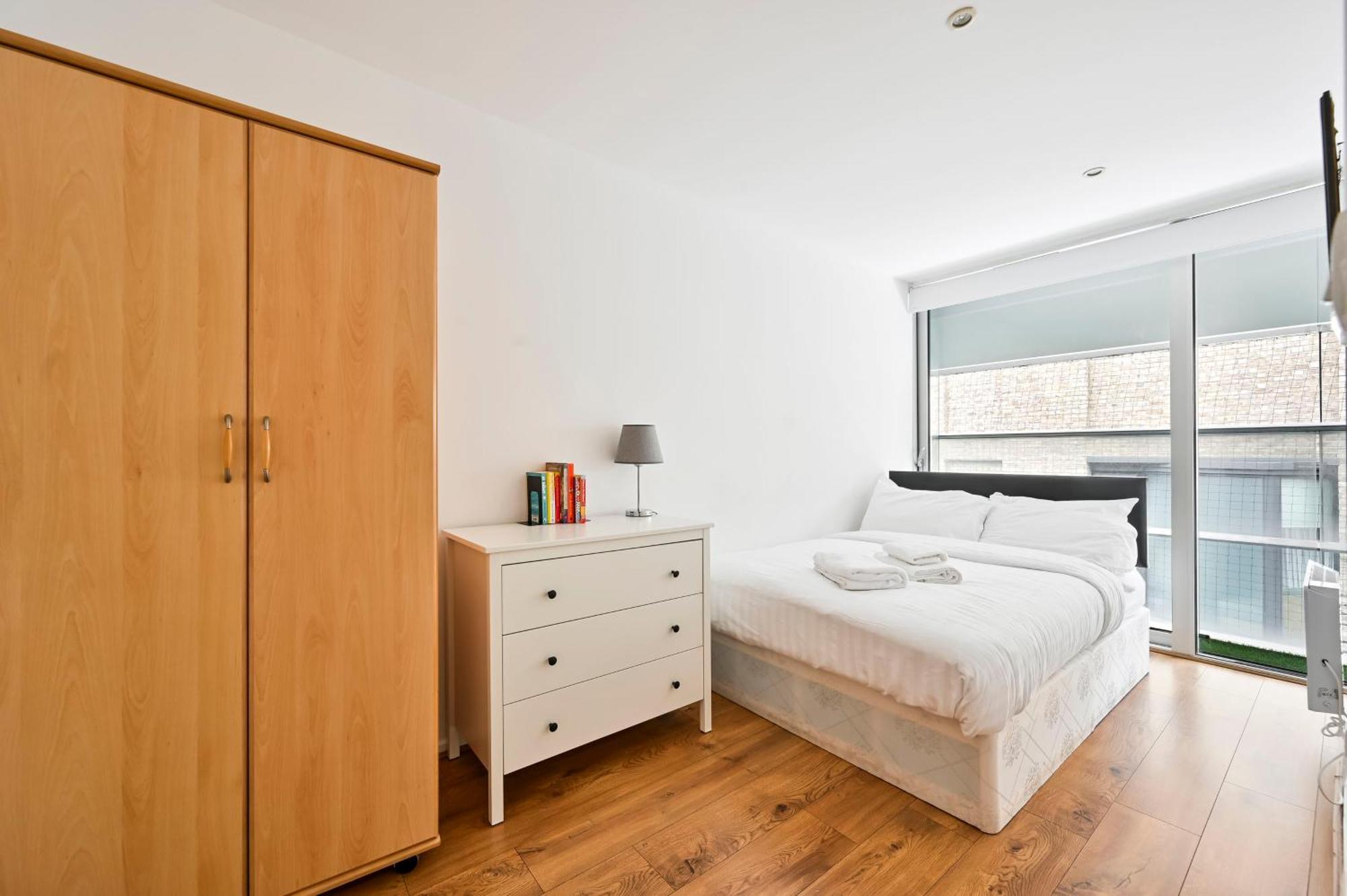 Lovely 2-bed, Sleeps 6, Near Stratford Station & Abba Voyage, Londres