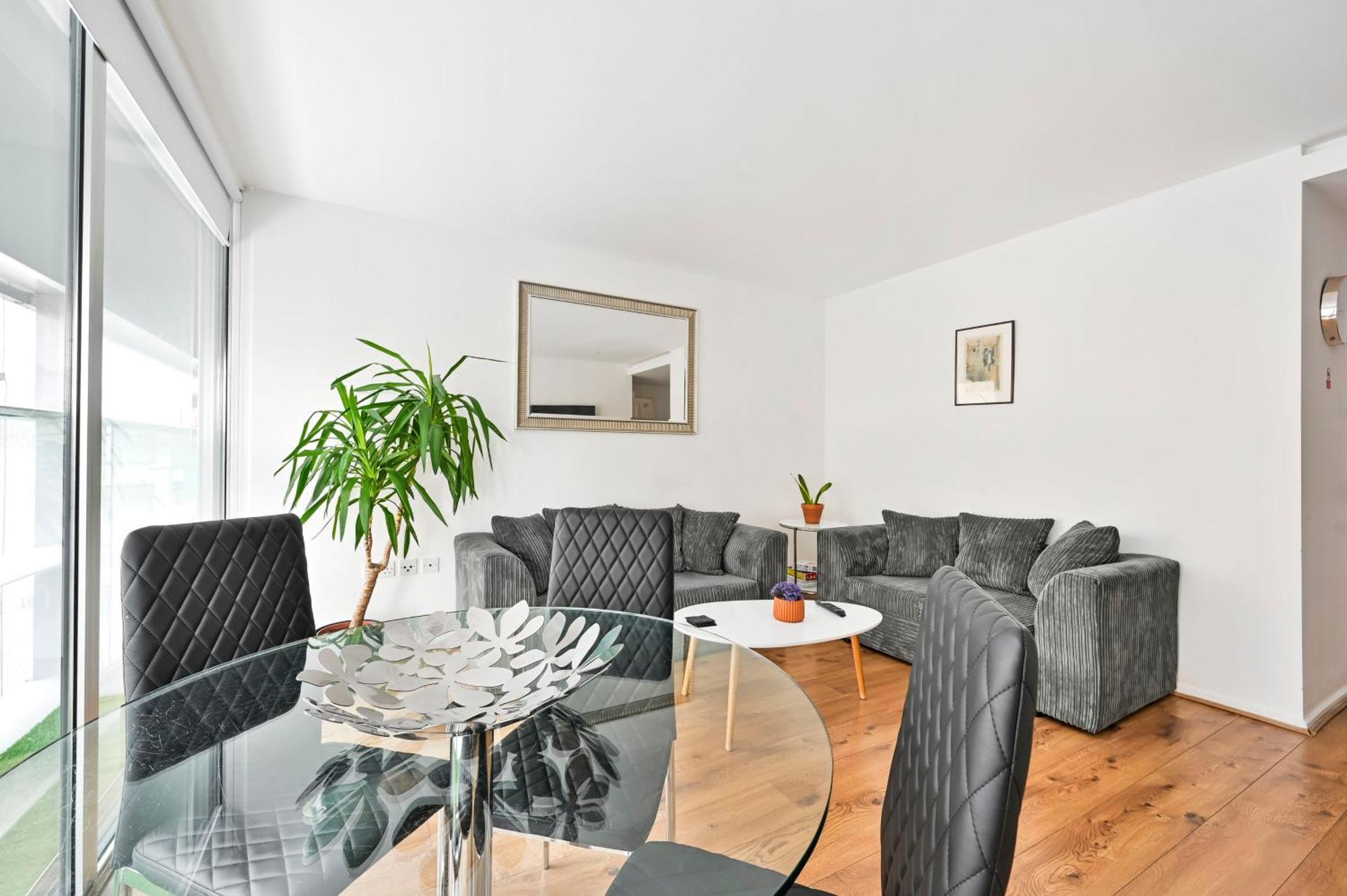 Lovely 2-bed, Sleeps 6, Near Stratford Station & Abba Voyage, * Londres