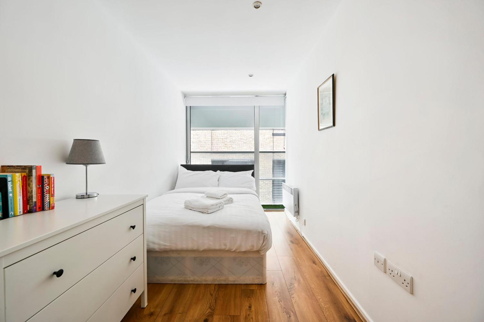Lovely 2-bed, Sleeps 6, Near Stratford Station & Abba Voyage, Apartamento