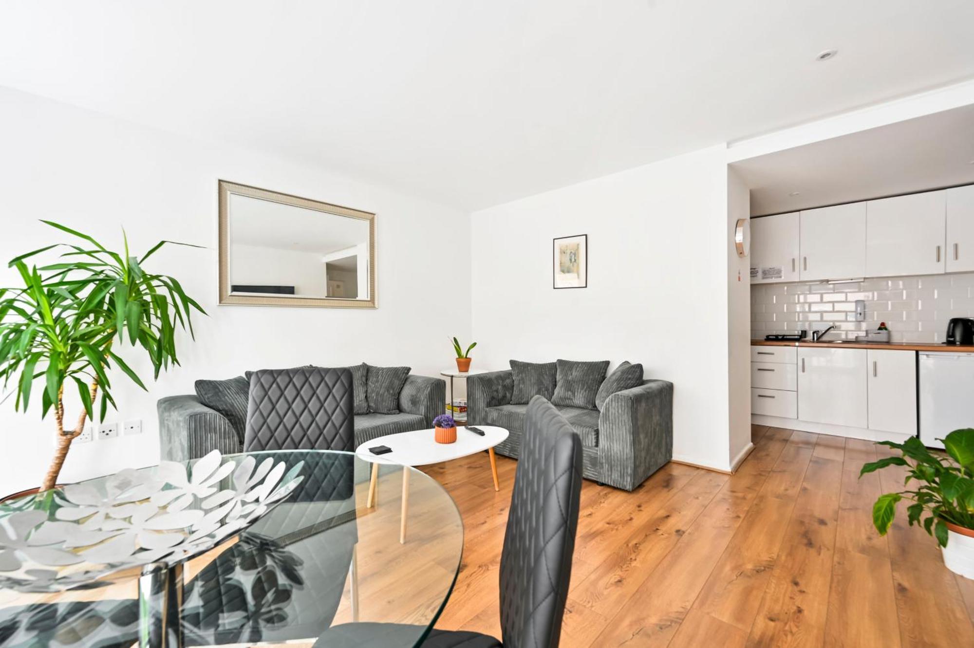 Apartamento Lovely 2-bed, Sleeps 6, Near Stratford Station & Abba Voyage, *